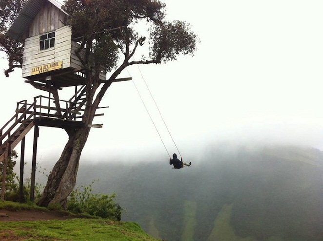 La Casa del Árbol- Baños, Ecuador